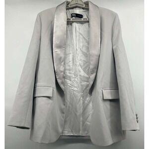 Blogger’s favorite Zara Light Gray Blazer